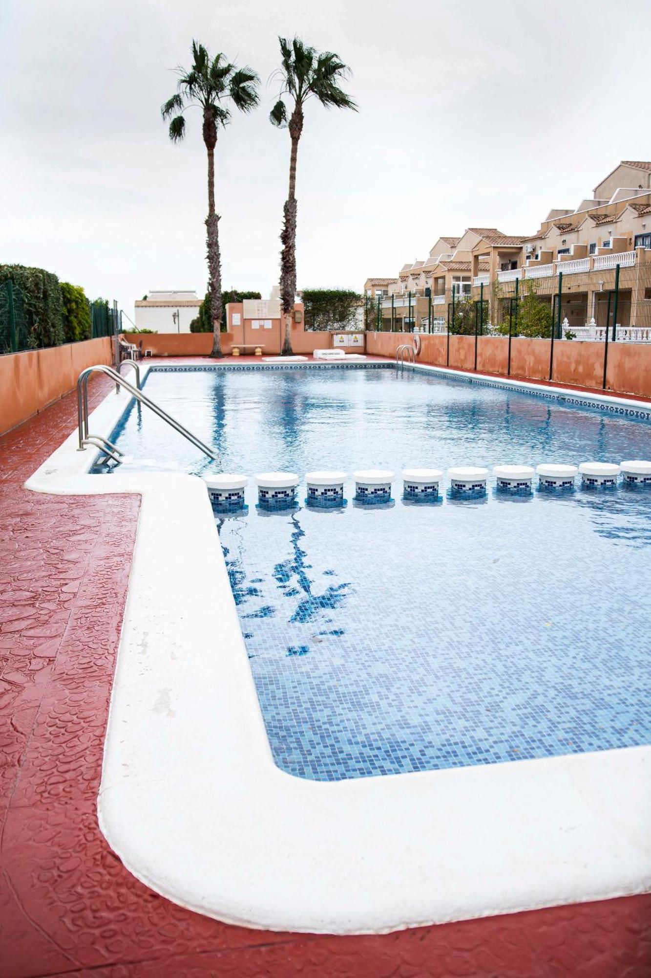 Villa Sunny Getaway In Orihuela Costa à Dehesa de Campoamor  Extérieur photo