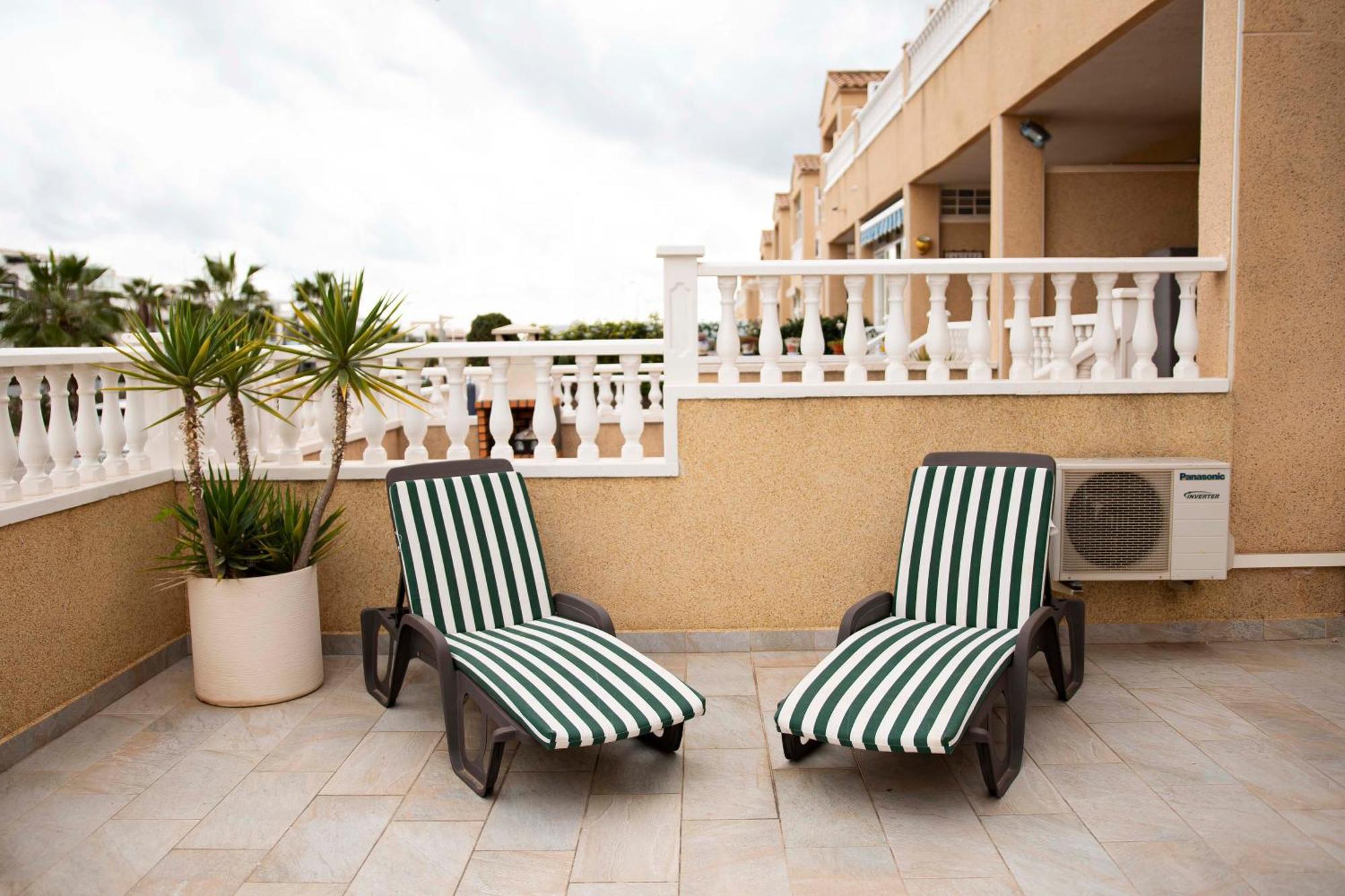 Villa Sunny Getaway In Orihuela Costa à Dehesa de Campoamor  Extérieur photo