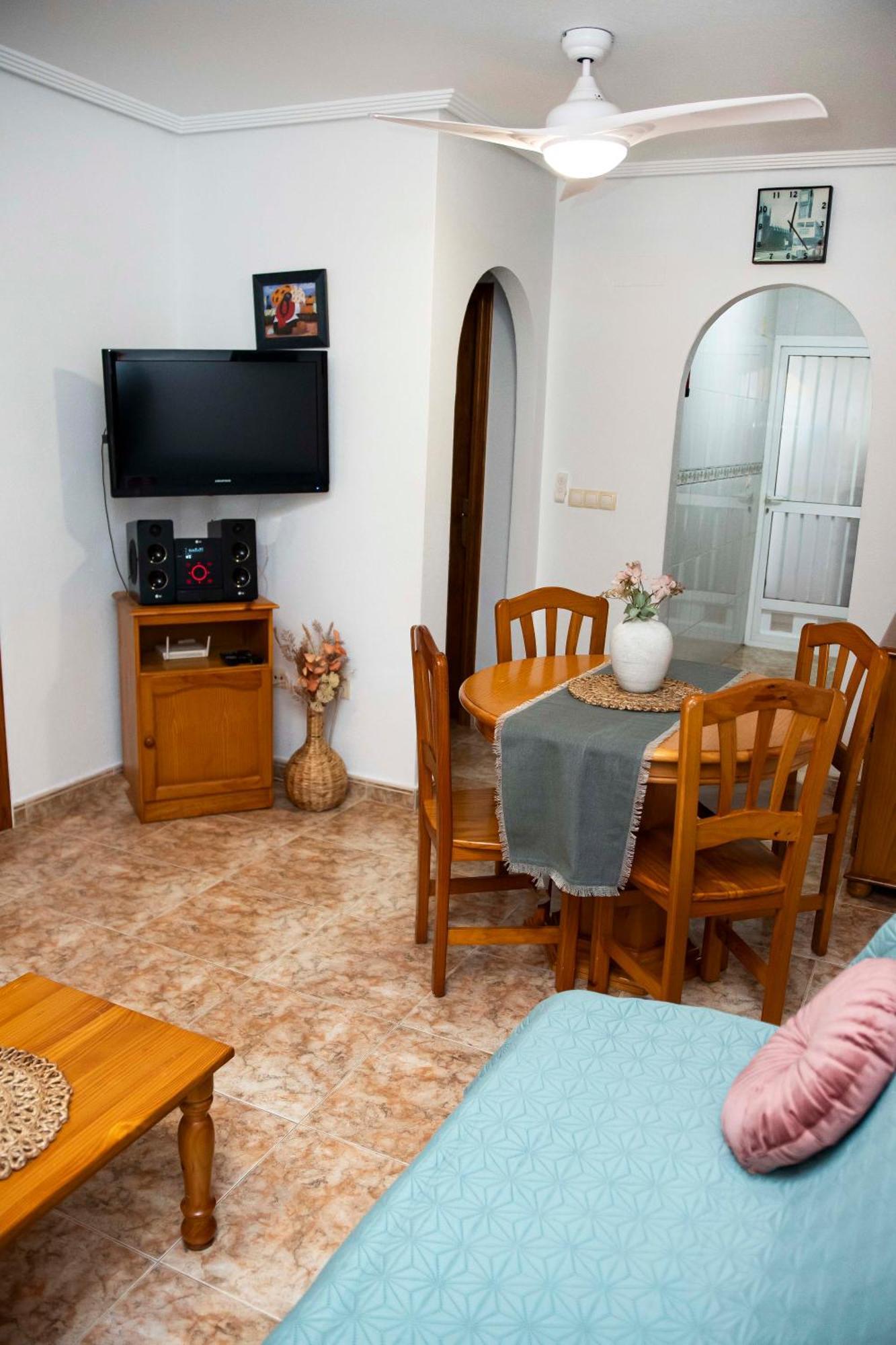 Villa Sunny Getaway In Orihuela Costa à Dehesa de Campoamor  Extérieur photo