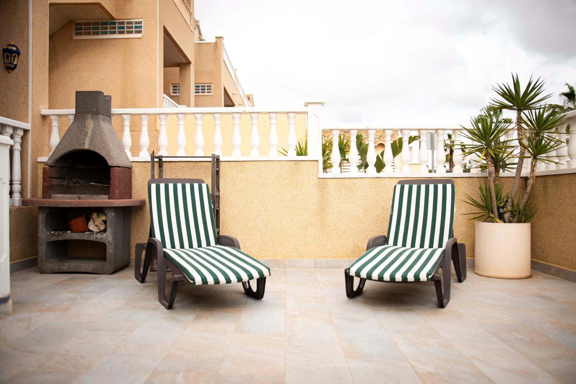 Villa Sunny Getaway In Orihuela Costa à Dehesa de Campoamor  Extérieur photo