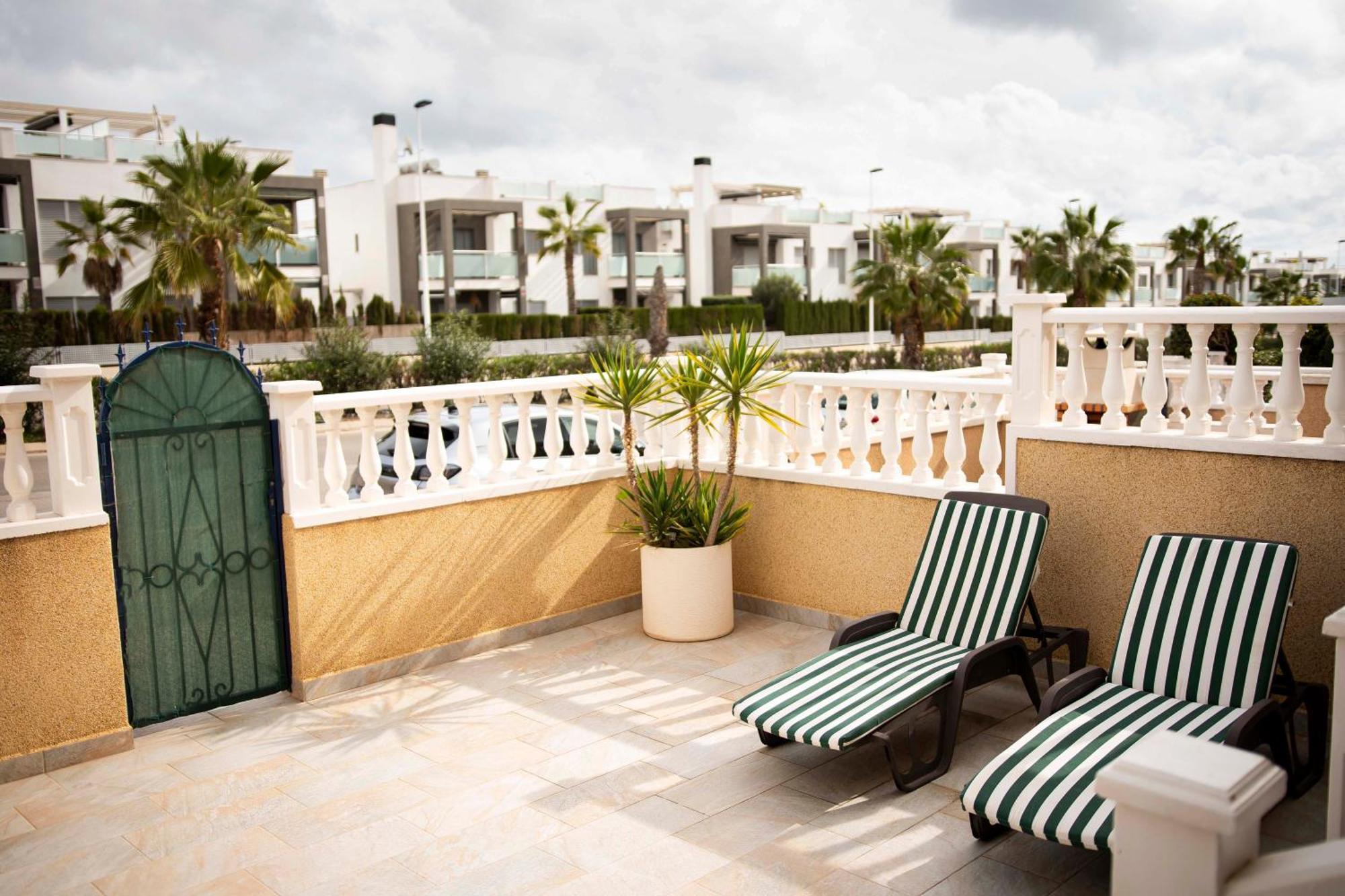Villa Sunny Getaway In Orihuela Costa à Dehesa de Campoamor  Extérieur photo